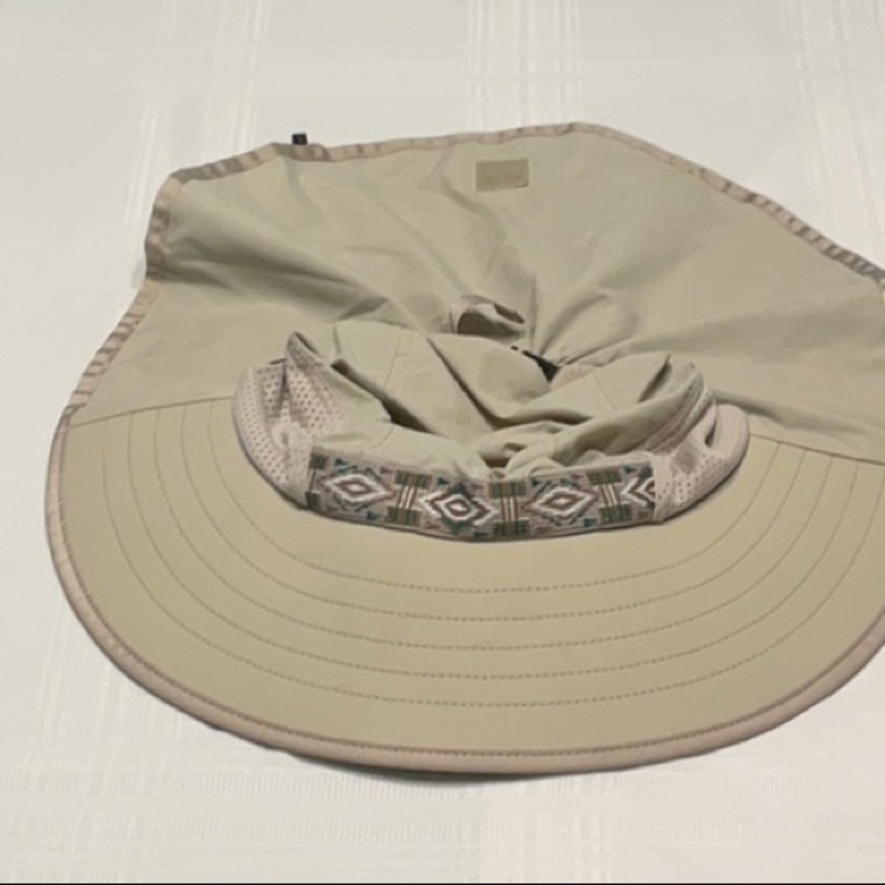 Beige Wide Brim Sun Hat with Patterned Band